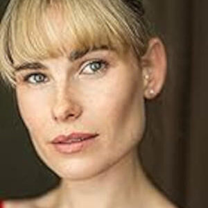 تصویر هنرمند Chloé Delanney