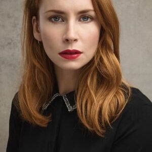 تصویر هنرمند Holly Weston