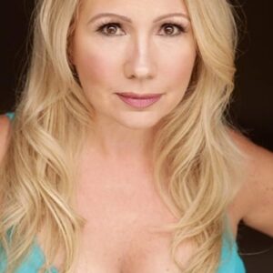 تصویر هنرمند Stephanie Garvin