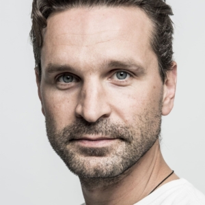 تصویر هنرمند Victor Dobronravov