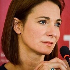 تصویر هنرمند Nia Roberts