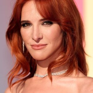 تصویر هنرمند Hari Nef