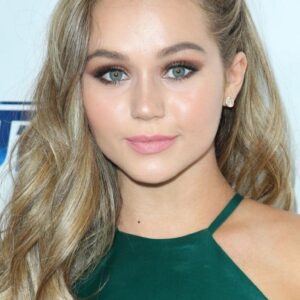 تصویر هنرمند Brec Bassinger