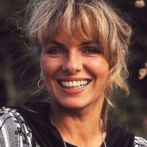 تصویر هنرمند Julie Ege