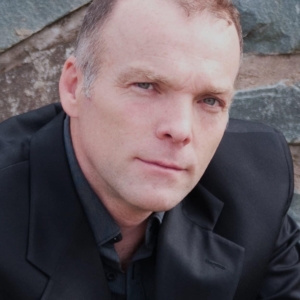 تصویر هنرمند Hugh Thompson