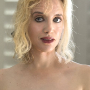 تصویر هنرمند Chloe Traicos