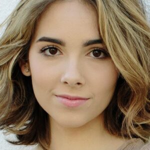 تصویر هنرمند Haley Pullos
