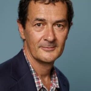 تصویر هنرمند Julian Farino