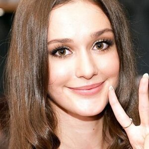 تصویر هنرمند Larisa Bakurova