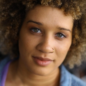 تصویر هنرمند Krystal Tomlin