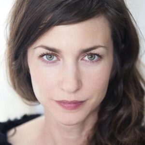 تصویر هنرمند Émilie Caen