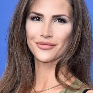 تصویر هنرمند Jenna Hurt