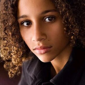 تصویر هنرمند Alexis Llewellyn