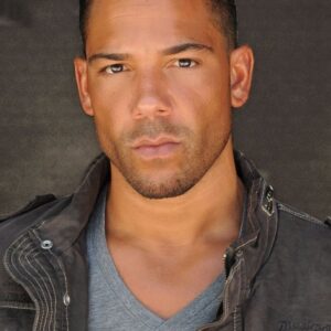 تصویر هنرمند Tiago Roberts