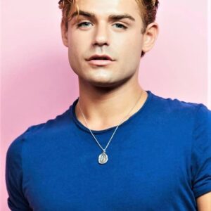 تصویر هنرمند Garrett Clayton