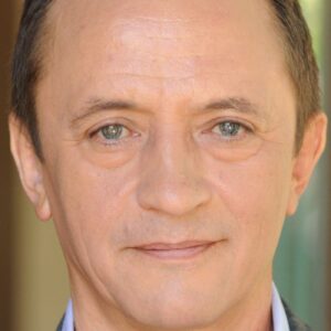 تصویر هنرمند Ravil Isyanov