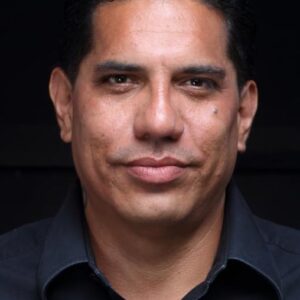 تصویر هنرمند Richard Esteras