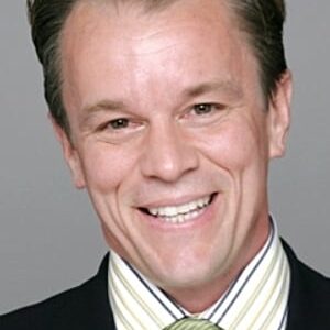 تصویر هنرمند Leif Riddell