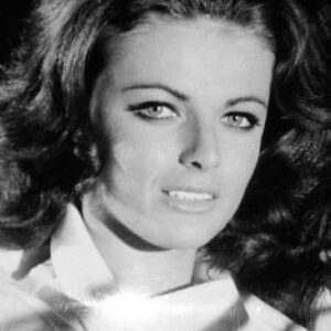 تصویر هنرمند Helena Ronee