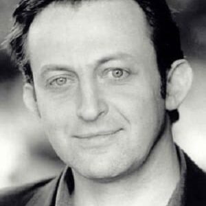 تصویر هنرمند Hamish McColl