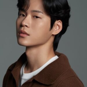 تصویر هنرمند Yun Ji-on