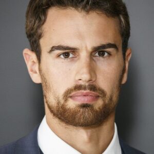 تصویر هنرمند Theo James