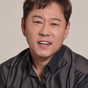 تصویر هنرمند Kim Kwang-shik