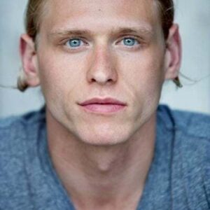 تصویر هنرمند Nicholas Logan