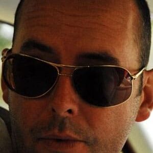 تصویر هنرمند Chris Holt