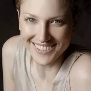 تصویر هنرمند Beth Tapper