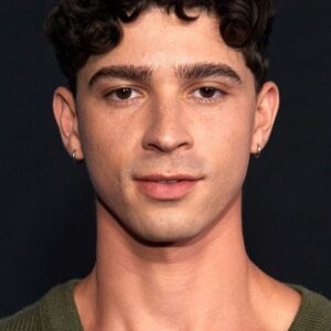 تصویر هنرمند Isaac Powell