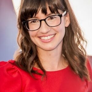 تصویر هنرمند Katie Crown