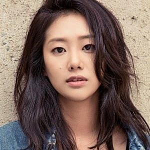 تصویر هنرمند Hyun Jyu-ni