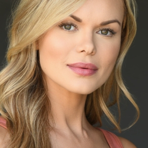 تصویر هنرمند Anya Monzikova