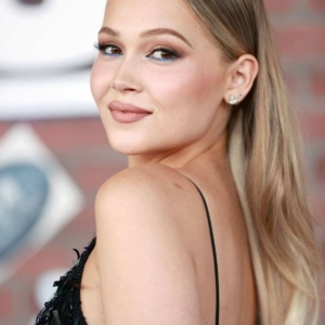 تصویر هنرمند Kelli Berglund