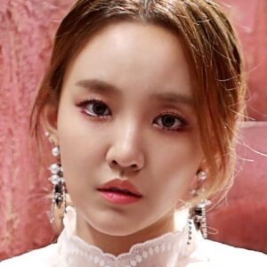 تصویر هنرمند Younha