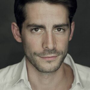 تصویر هنرمند Simon Cotton