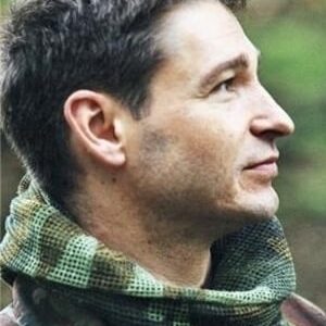 تصویر هنرمند Leslie Simpson