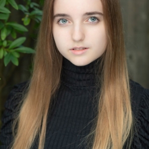 تصویر هنرمند Tegan Grace Muggeridge