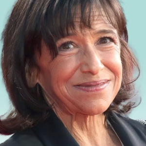 تصویر هنرمند Kathryn Hunter