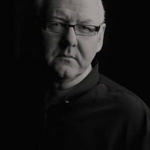 تصویر هنرمند Christopher Elves