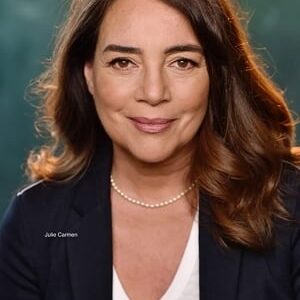 تصویر هنرمند Julie Carmen