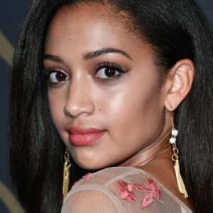 تصویر هنرمند Samantha Logan