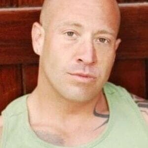 تصویر هنرمند Aaron Saxton