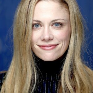 تصویر هنرمند Claire Coffee