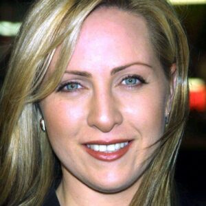 تصویر هنرمند Renée Estevez