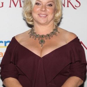 تصویر هنرمند Alison Owen