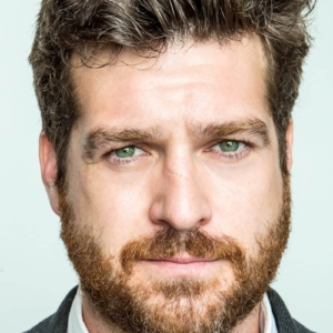 تصویر هنرمند Zachary Bennett