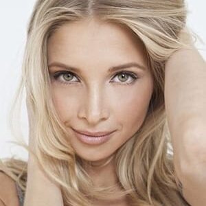 تصویر هنرمند Juliana Semenova