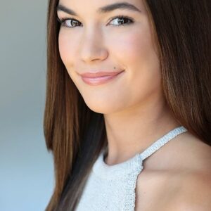 تصویر هنرمند Courtney Lauren Cummings